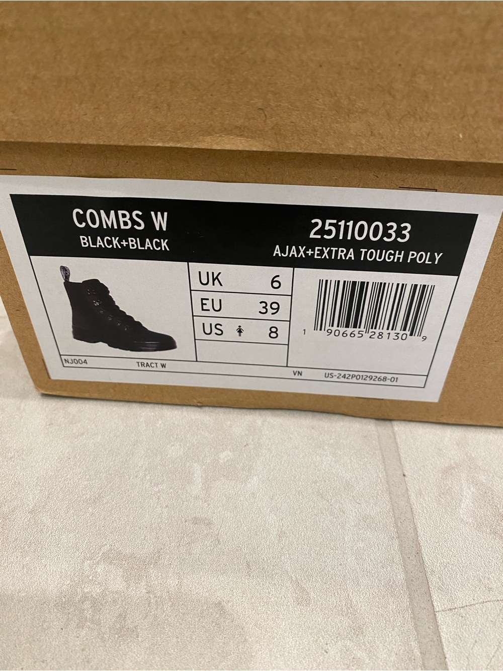 NEW in Box Dr. Martens Combs W Black Boots size 8 - Picture 2 of 12